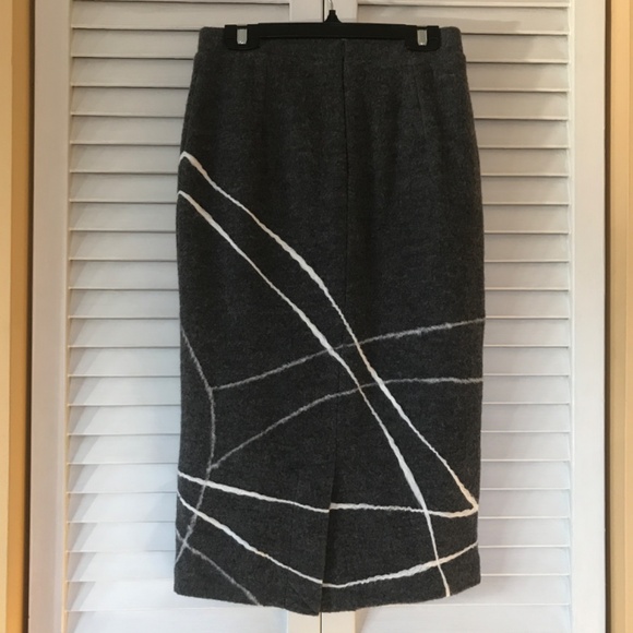 Modern Pencil Skirt- 100% Wool! EUC 3/$19 - Picture 2 of 16
